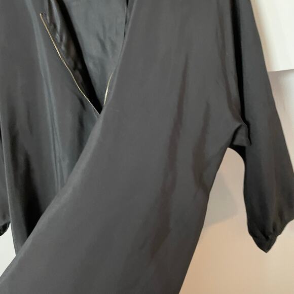 Vince 100% Silk Black Dolman Sleeve Blouse Zipper SZ Small Business Classic - Picture 5 of 10